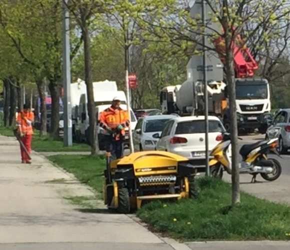 Távirányítós fűnyíró Bécsben