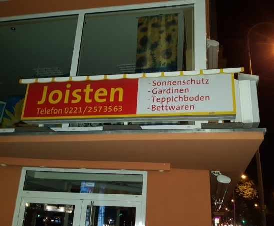 A Jóisten sem tudja, miért épp Németországba költözött…