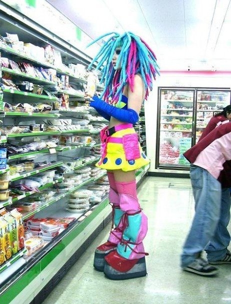 Csak gyorsan felkapok valamit, aztán leugrom a boltba