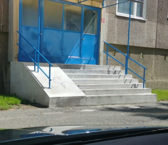 Mozgássérült feljáró magyar módra