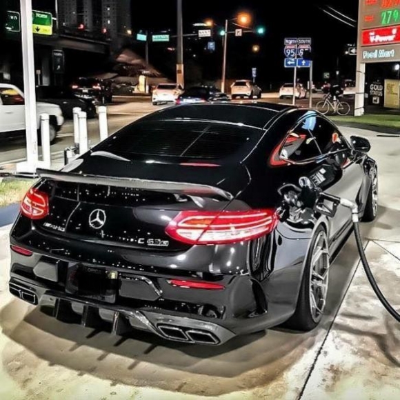 Ha nyár, akkor benzináremelés