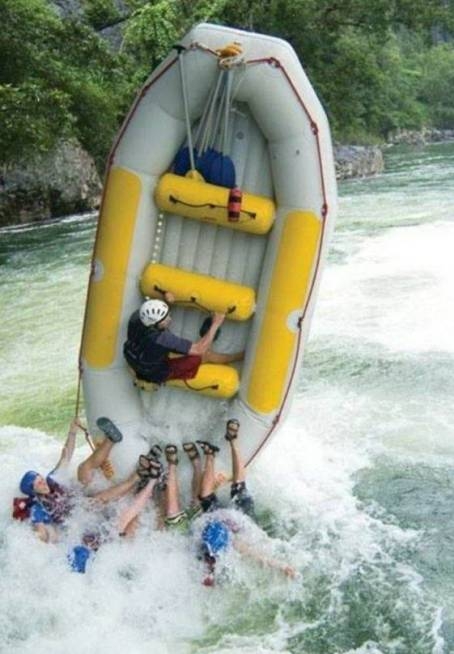 Gabi barátom meghívott raftingolni...