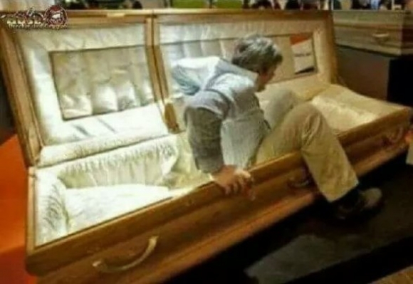 A francba a mobilom meg ott maradt...