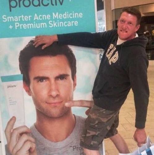 Ő szívesen belógatná neki