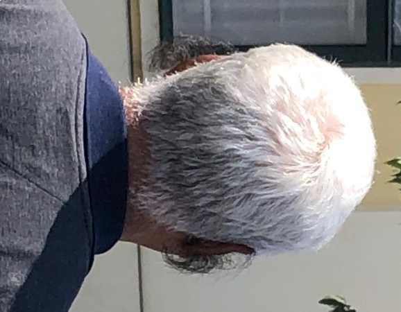 Fülszőr - Ő ragaszkodik hozzá