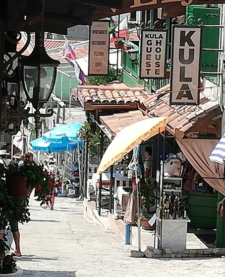 Egy kép a montenegrói Bar óvárosából...