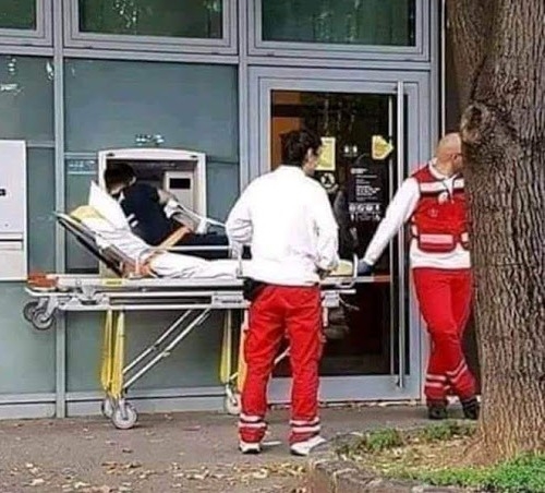 Amikor műtétre szorulsz, de elfelejtesz magaddal vinni hálapénzt