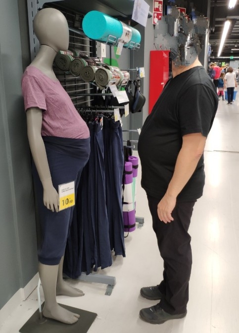 Eközben egy berlini Decathlonban