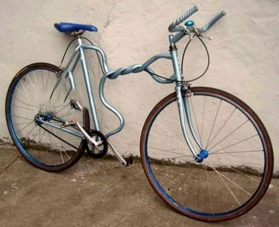 Haveromnak megengedtem, hogy tekerjen egyet a bringámon...