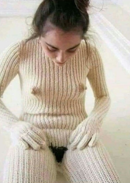 Köszönöm nagyi a meleg overált, amit kötöttél