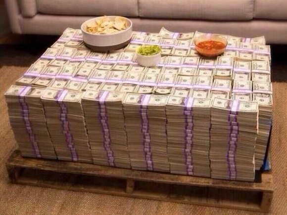 Amikor olyan csóró vagy, hogy még egy asztalt sem tudsz venni magadnak