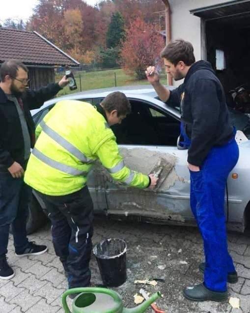 Munka közben fotózták le a Mestert