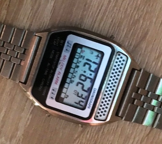 Kicsit siet az órája