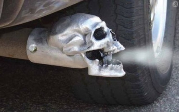 Bizarr kipufogóvég