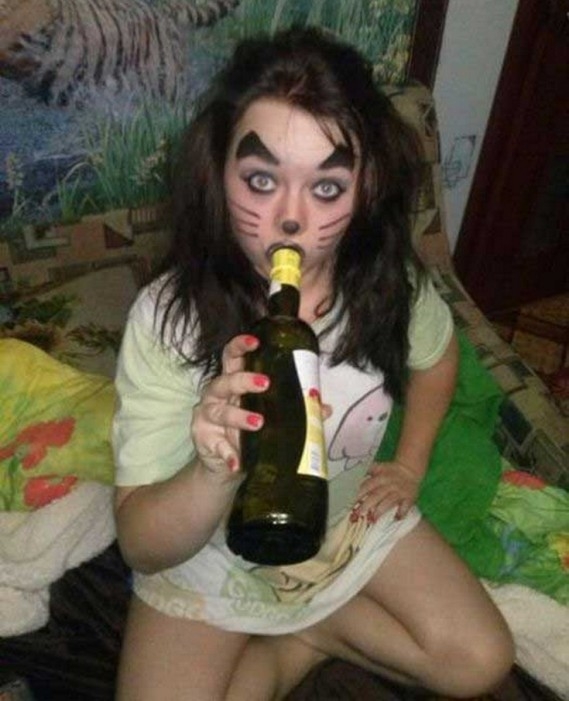 Eközben egy orosz társkereső oldalon