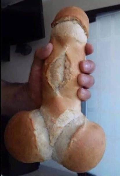 Hölgyeim, kisült a friss ropogós kifli!