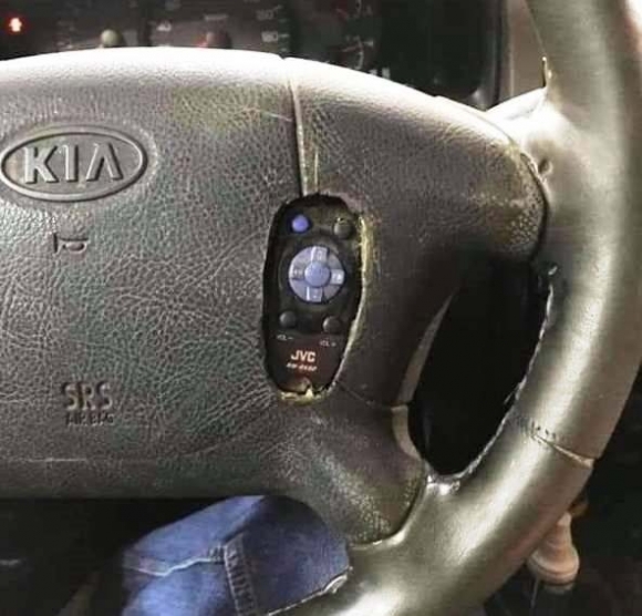 Sanyi, szeretnék multikormányt a kocsimba