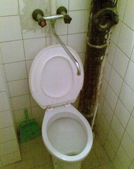 Szeretett volna egy kézmosót a WC-be