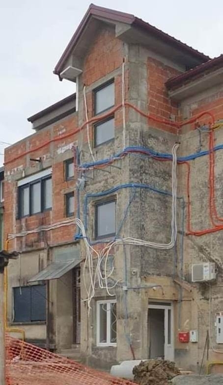 - Főnök, ez biztos, hogy jó így?