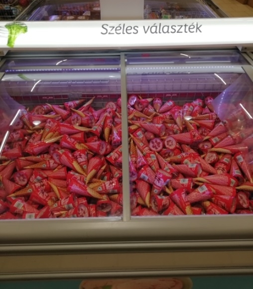 Szélesnek széles, de nem igazán változatos