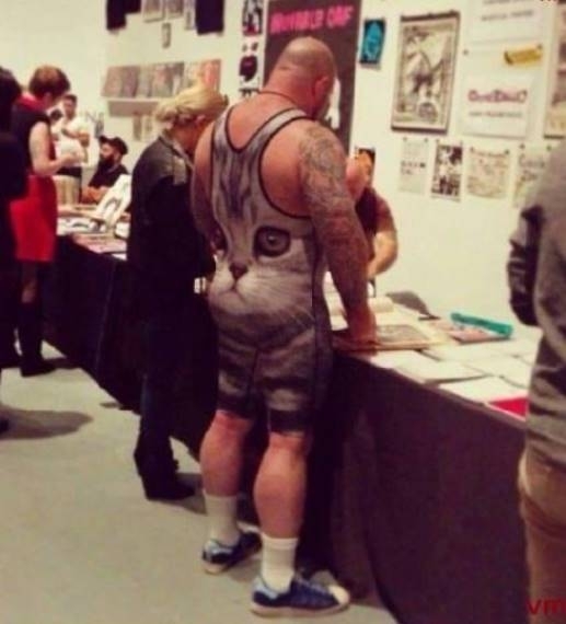 Akinek jó a teste, azon minden ruha jól áll