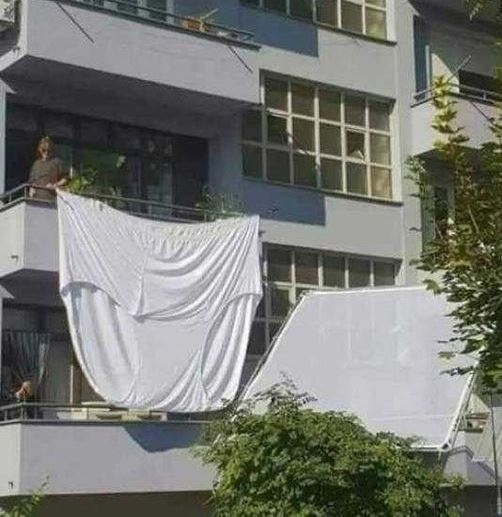 Emberünk vitorlát bontott