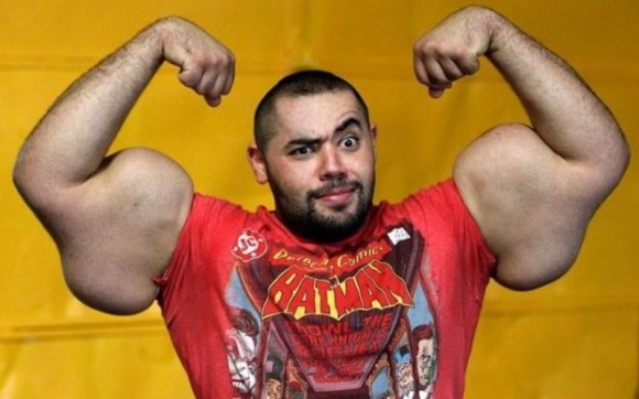 Páros bicepsz póz szemből