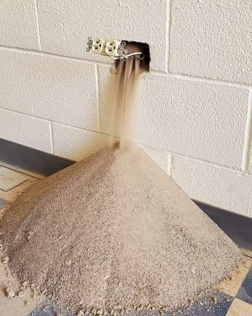 Amikor a sivatagban építesz pincés házat