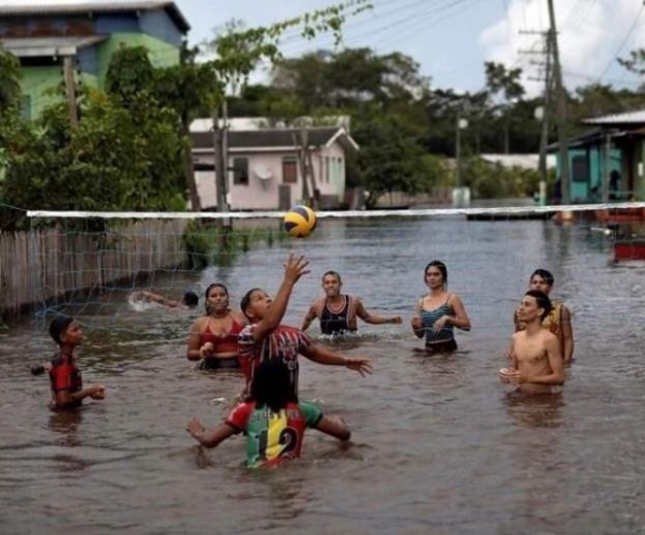 Ők nem estek kétségbe egy kis árvíztől