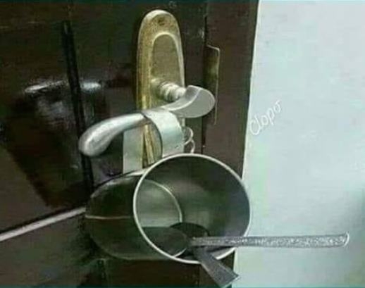 Amikor csendben akarsz belopakodni, de az asszony aktiválta a riasztót