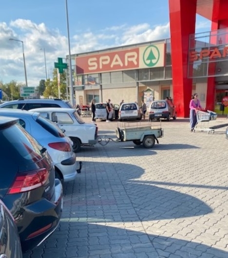 Parkolóbajnokot fotóztak az egri Sparnál