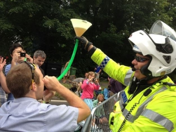 Szolgálunk és segítünk