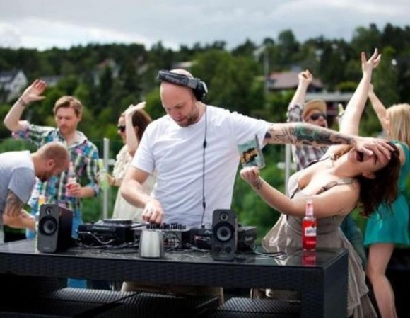 A keverőpultnál DJ Kapszegylángost