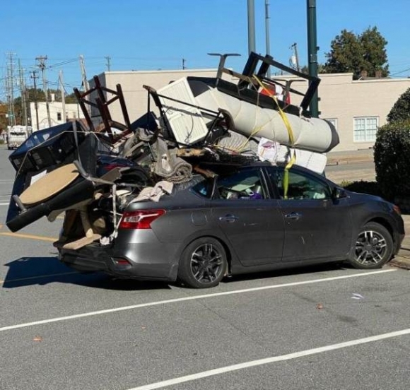 Költözik a család