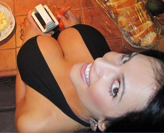 Ebéd közben lettek megörökítve az ikrek