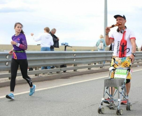 Ő így nyomta le a teljes távot