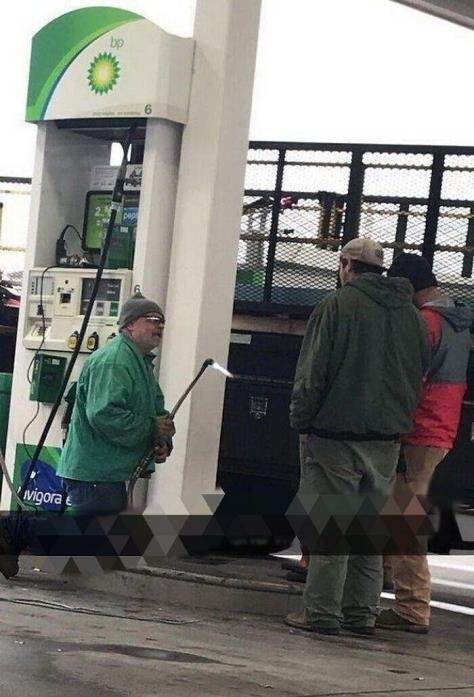 Nagyon figyeljetek, mert csak egyszer mutatom meg!