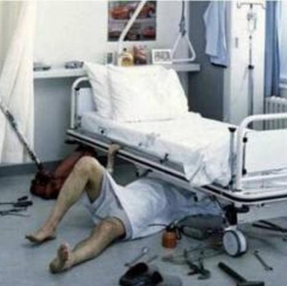 Amikor egy autószerelő kórházba kerül