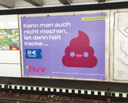Hirdetés a hamburgi metróban