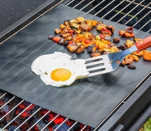 Tapadásmentes grill sütőlap – nélkülözhetetlen társ a grillezéshez! (x)