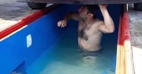 A műhelyben is brutál meleg van