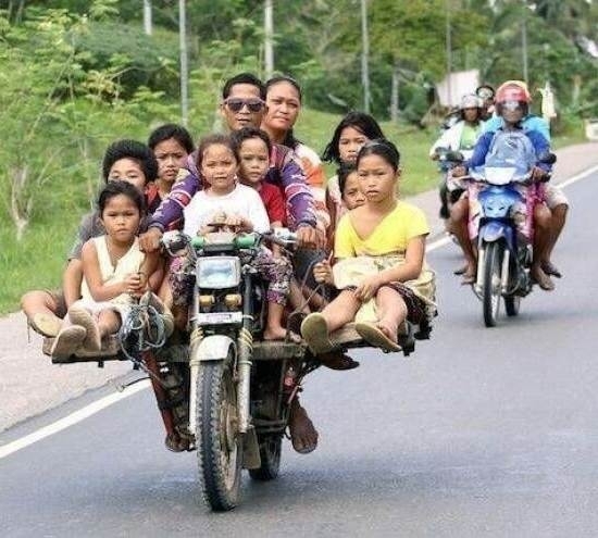 Egy laza 10 fő utazik a mocin, ha jól számolom