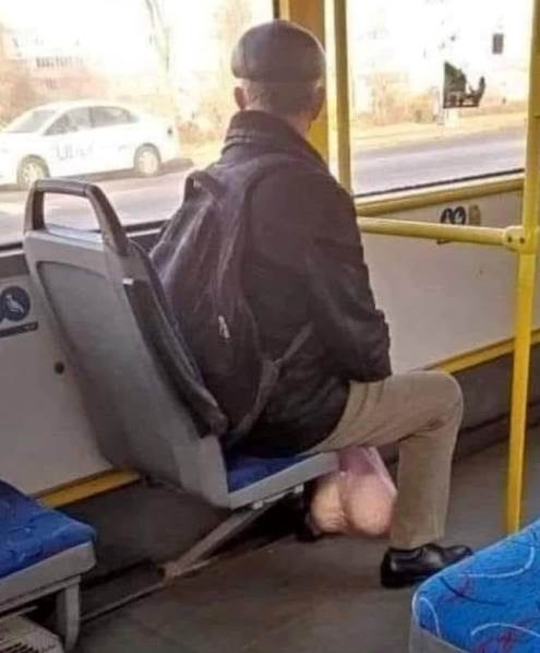 Még csak kedd reggel, de neki már tele a töke mindennel 🙂