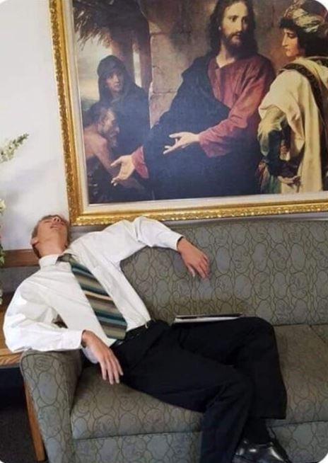 Álmosan indul a hét