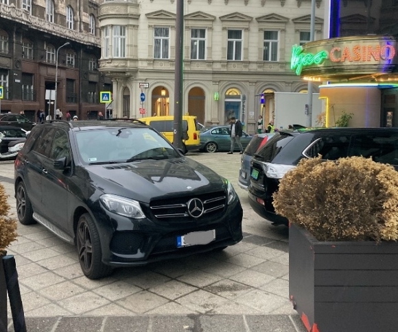 Parasztparkoló rovatunk mai nyertese