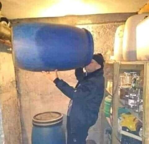 Amikor nagyon kell az üres hordó