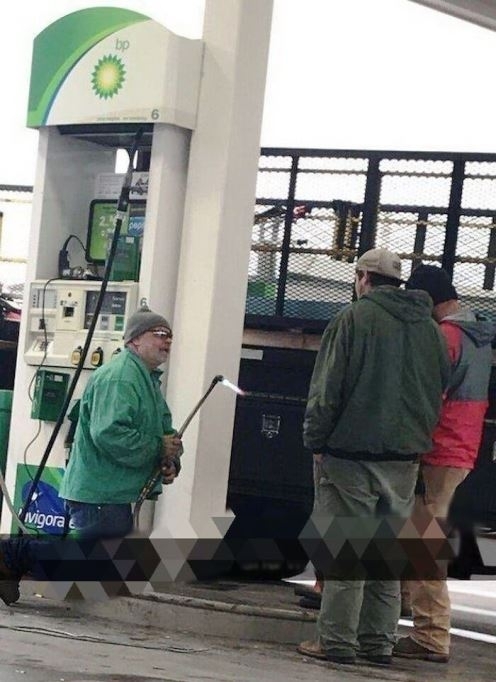 Nagyon figyeljetek, mert csak egyszer mutatom meg!