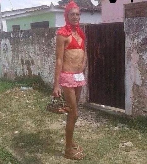 Piroska megérkezett a nagymamához