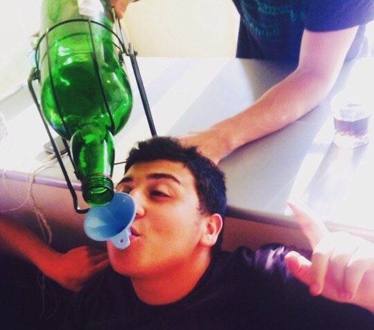 Ők már melegítenek a bulira