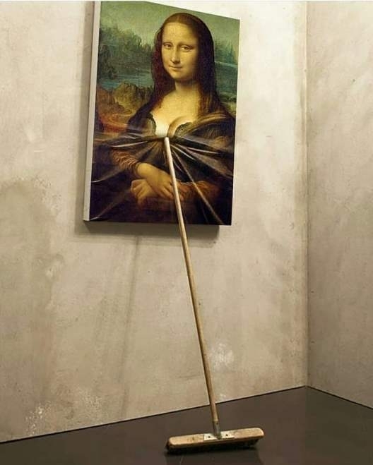 Push up Lisa, mert már évszázadok óta lóg